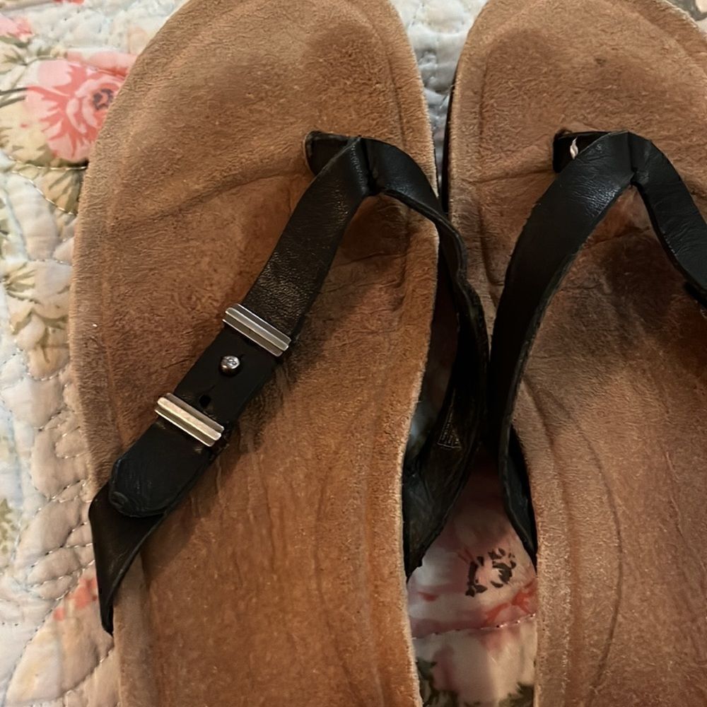 UGG leather sandals  - Picture 3 of 4